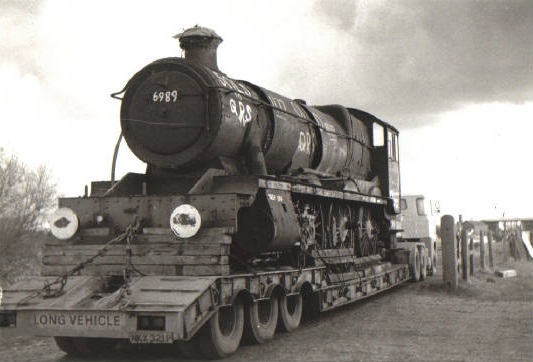 Wightwick Hall arriving at Quainton January 1978