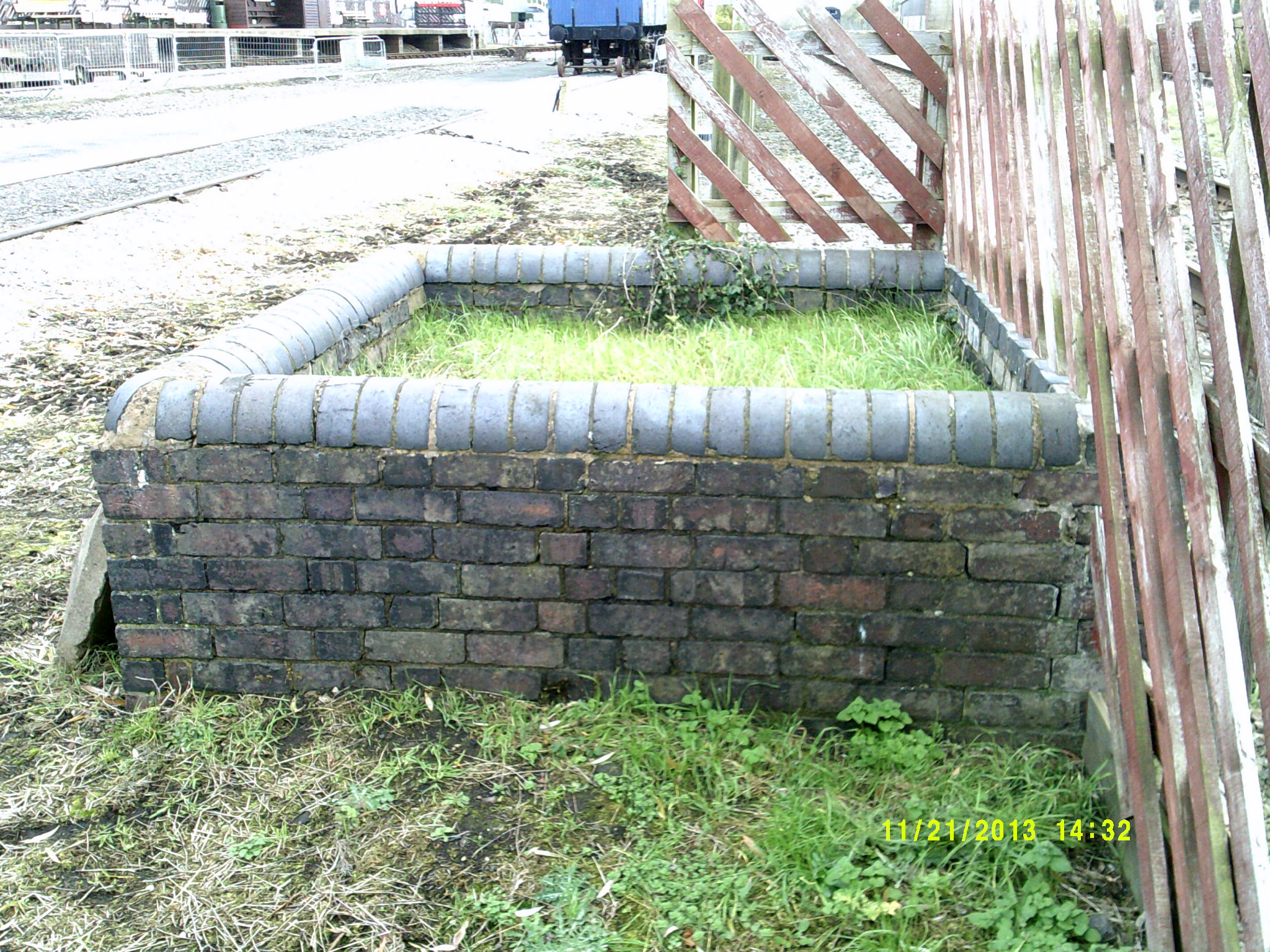 BurningPit01.jpg (835,740 bytes)