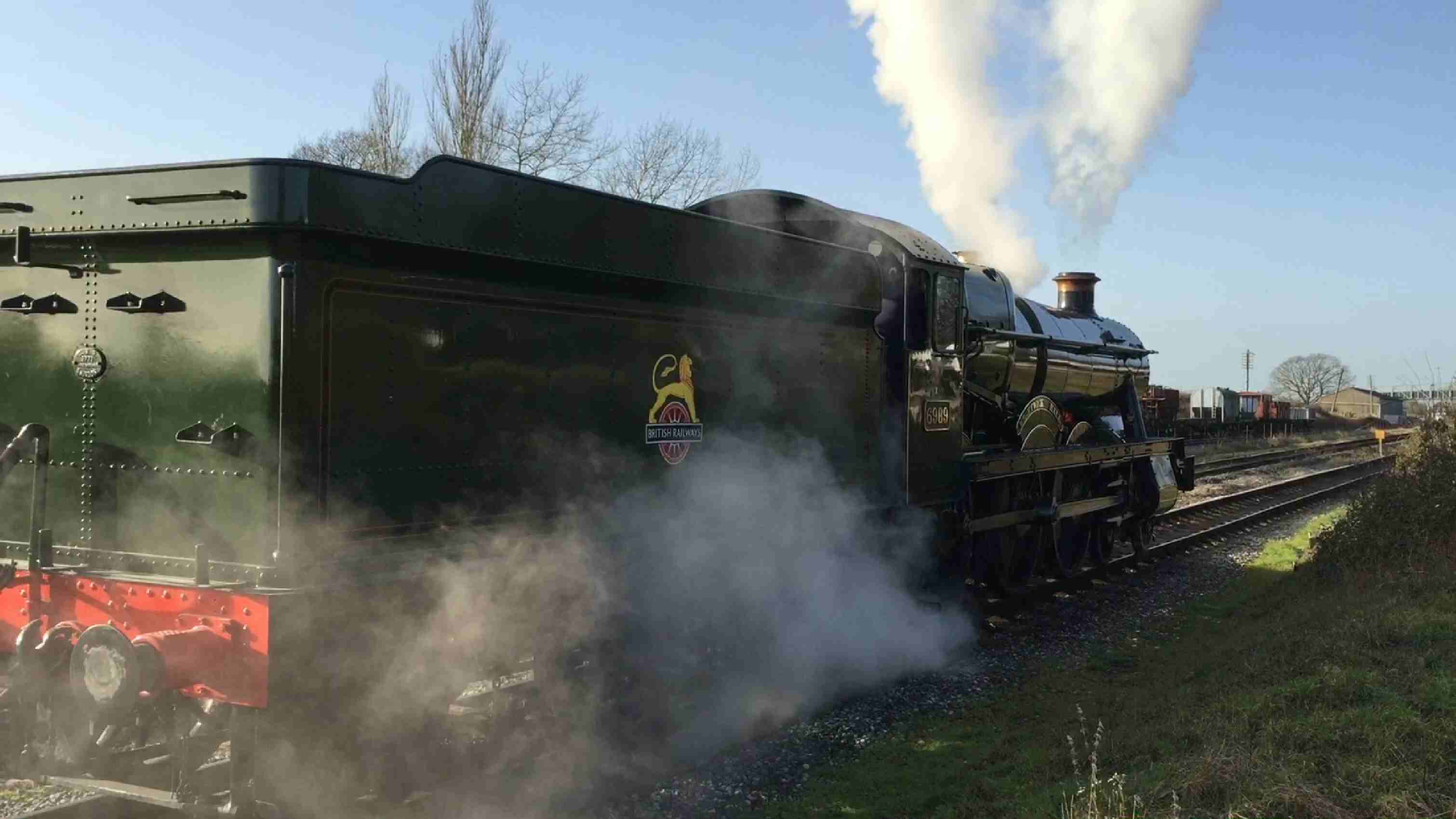 moves under its own steam for first time since May 1964, 11 December 2018
