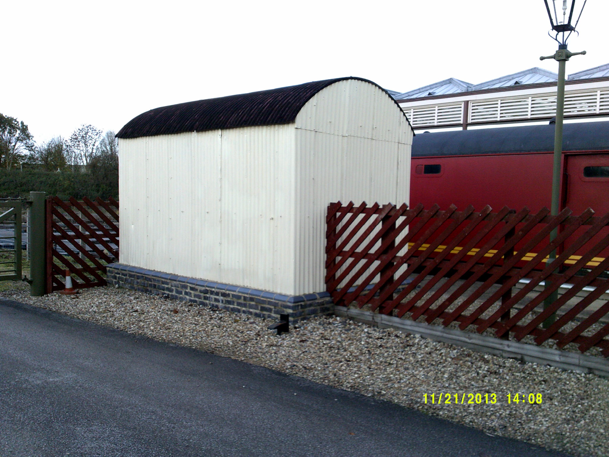 GWRTinHut01.jpg  (520,704 bytes)