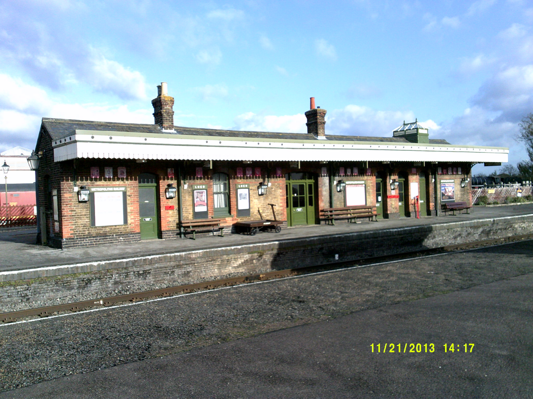 MainBuilding02.jpg  (553,977 bytes)