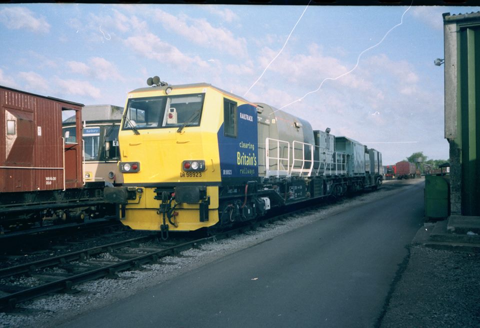 Multi Purpose Vehicle DR 98923 and DR 98973 in Quainton's Up Yard