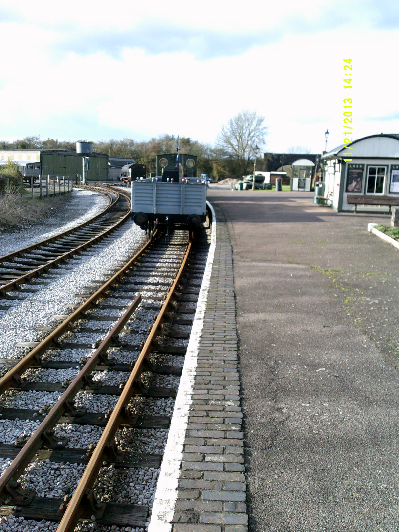 Platforms03.jpg  (677,968 bytes)