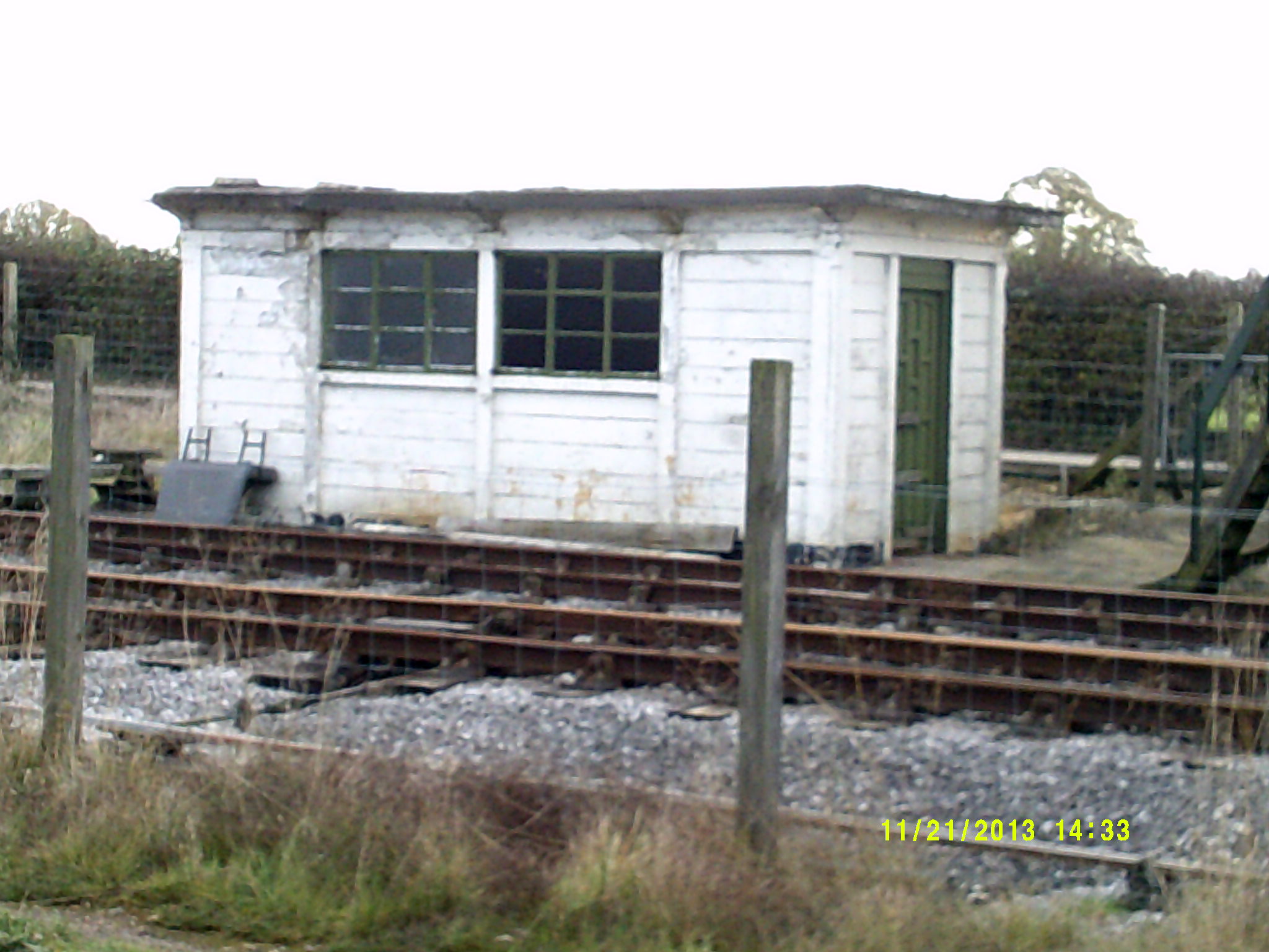 pwayhut01.jpg (364,349 bytes)