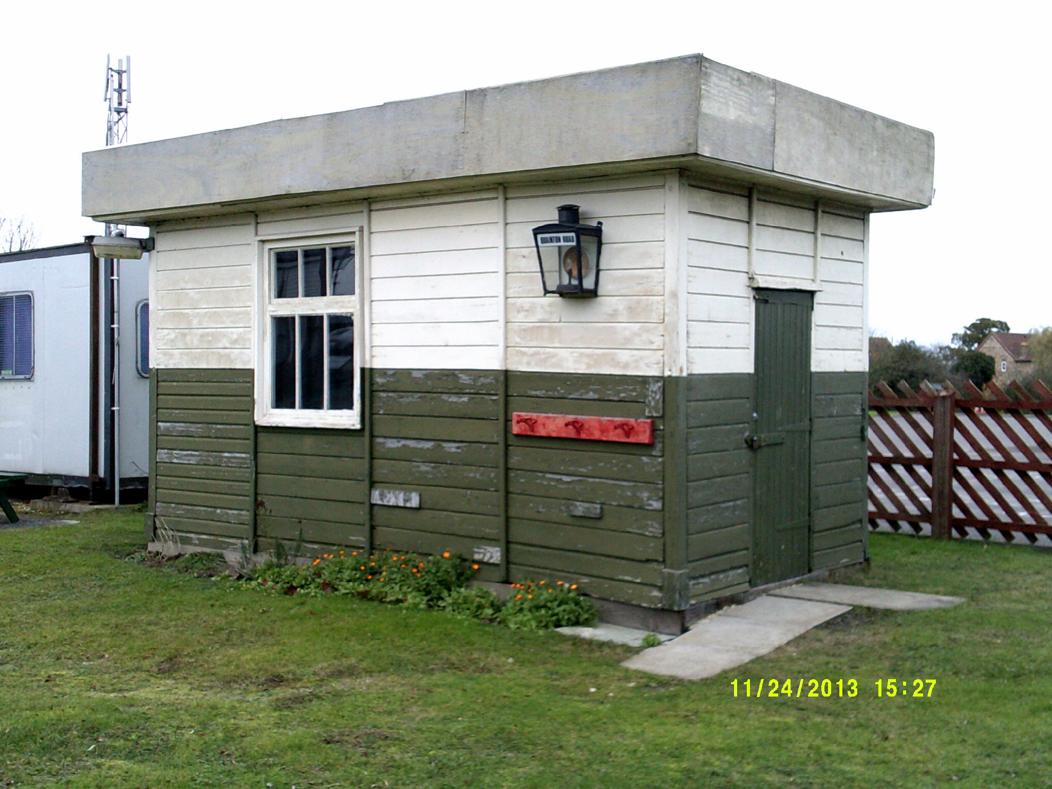 PWayHut11.jpg (475,469 bytes)