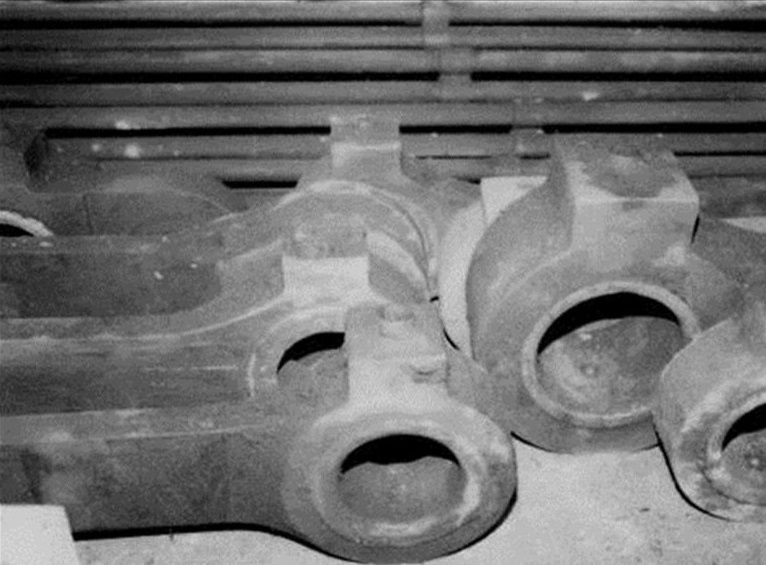 Heavily rusted connecting and coupling rods