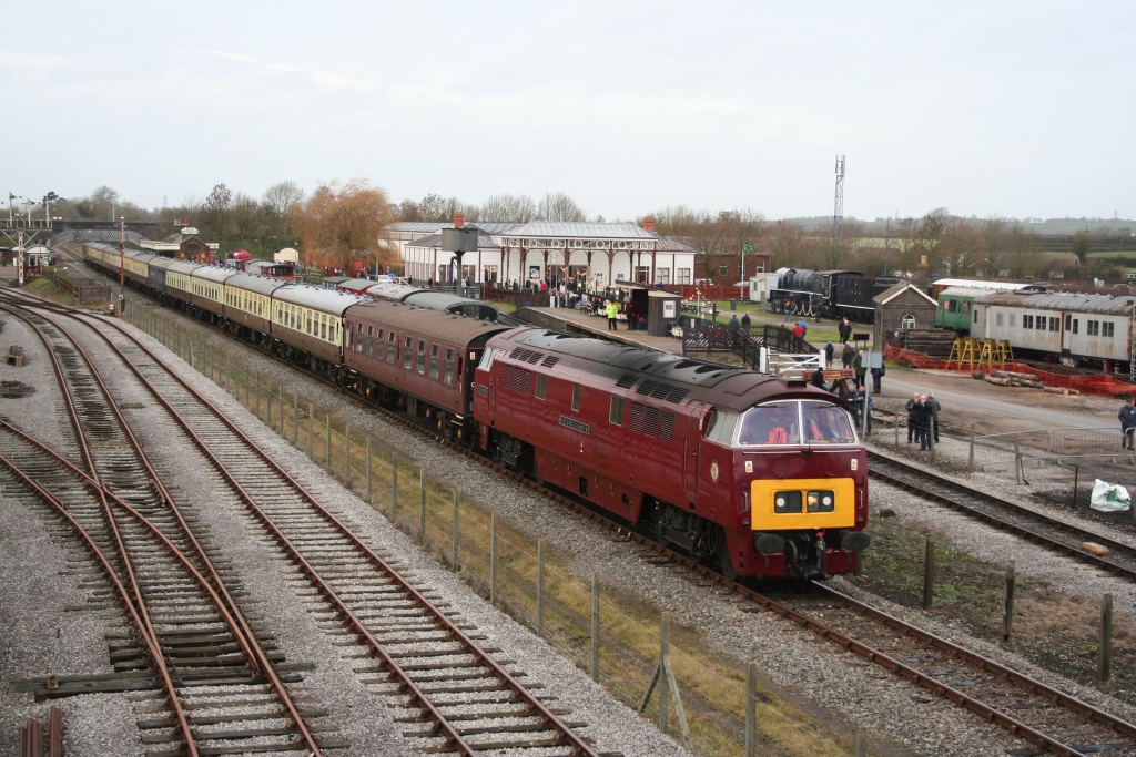 D1015 Western Champion with the The Maybach Meanderer heading towards Aylesbury